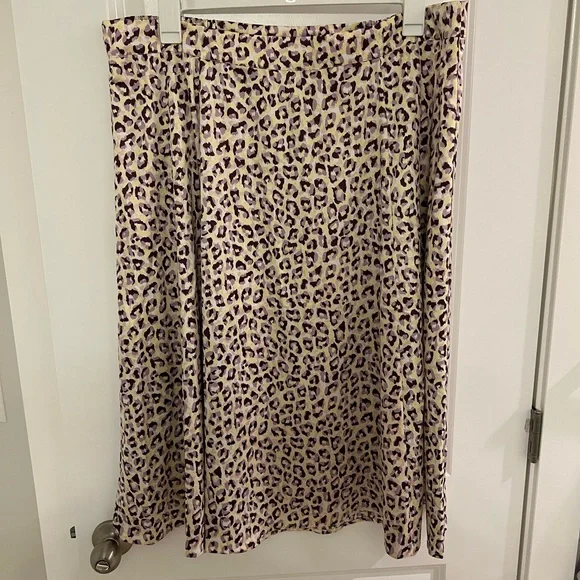 TORRID | Light Yellow & Mauve Pink Leopard Satin Midi Slip Skirt Size 2 - Picture 2 of 10